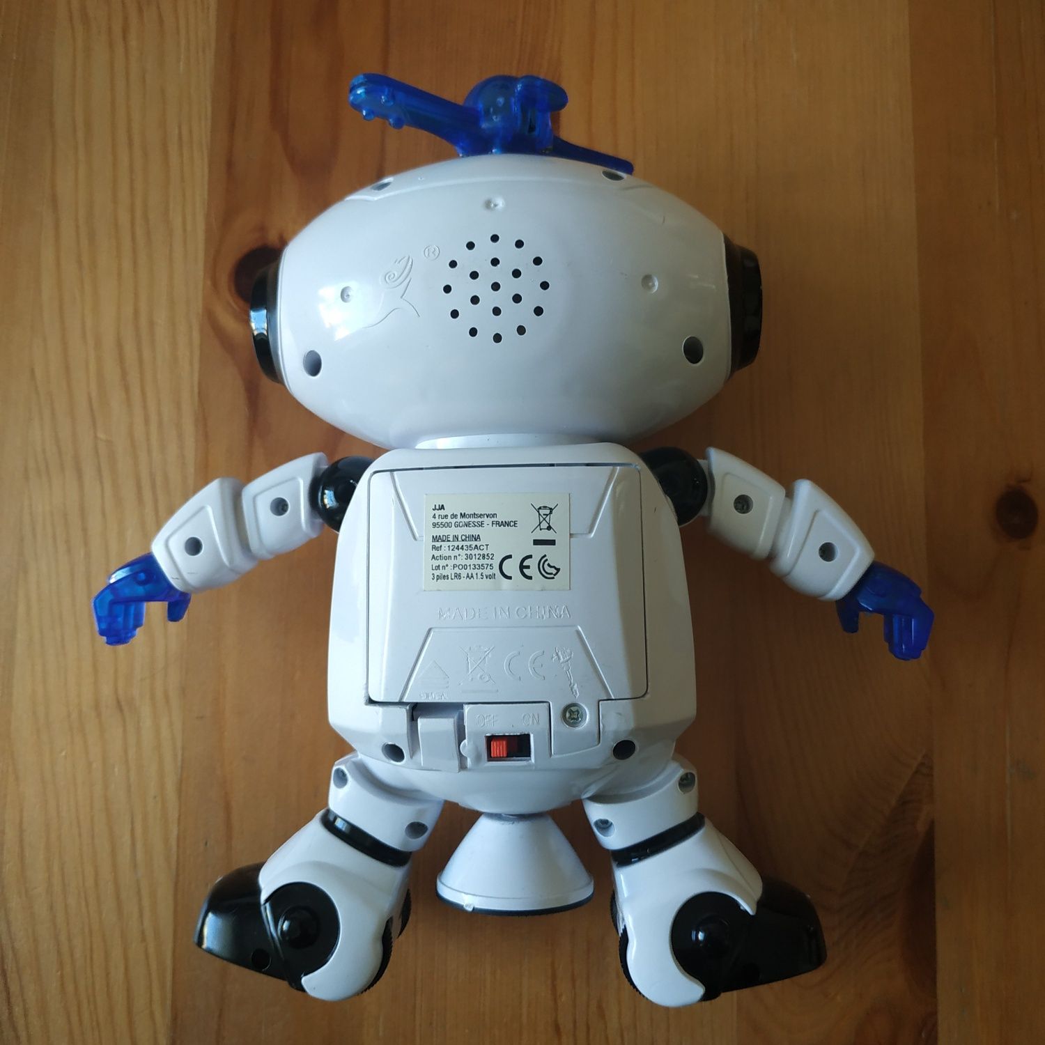 Tańczący robot zabawka