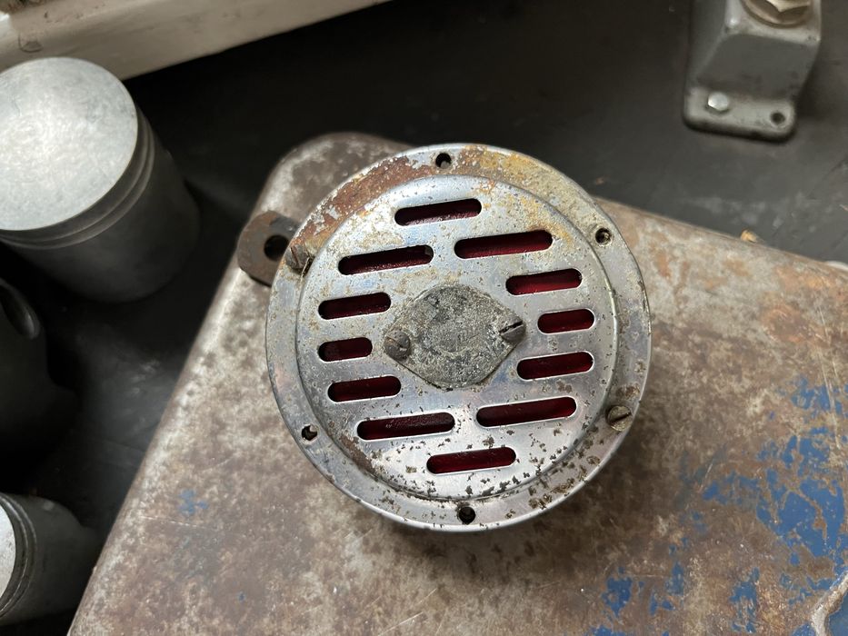 WFM WSK M06 125 sygnal dzwiekowy BELMA 6V oryginal