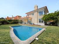 Moradia T4+2 com piscina na Penha Longa Sintra