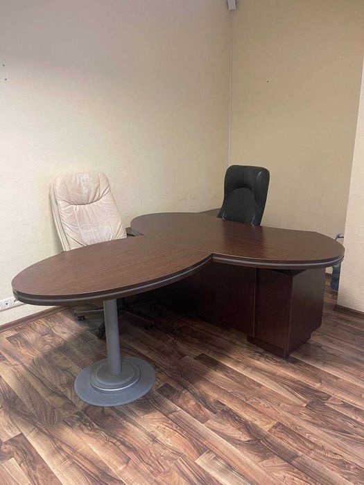 Продам стіл керівника з комодом і тумбою