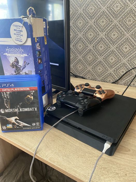 PlayStation4 slim 1 T