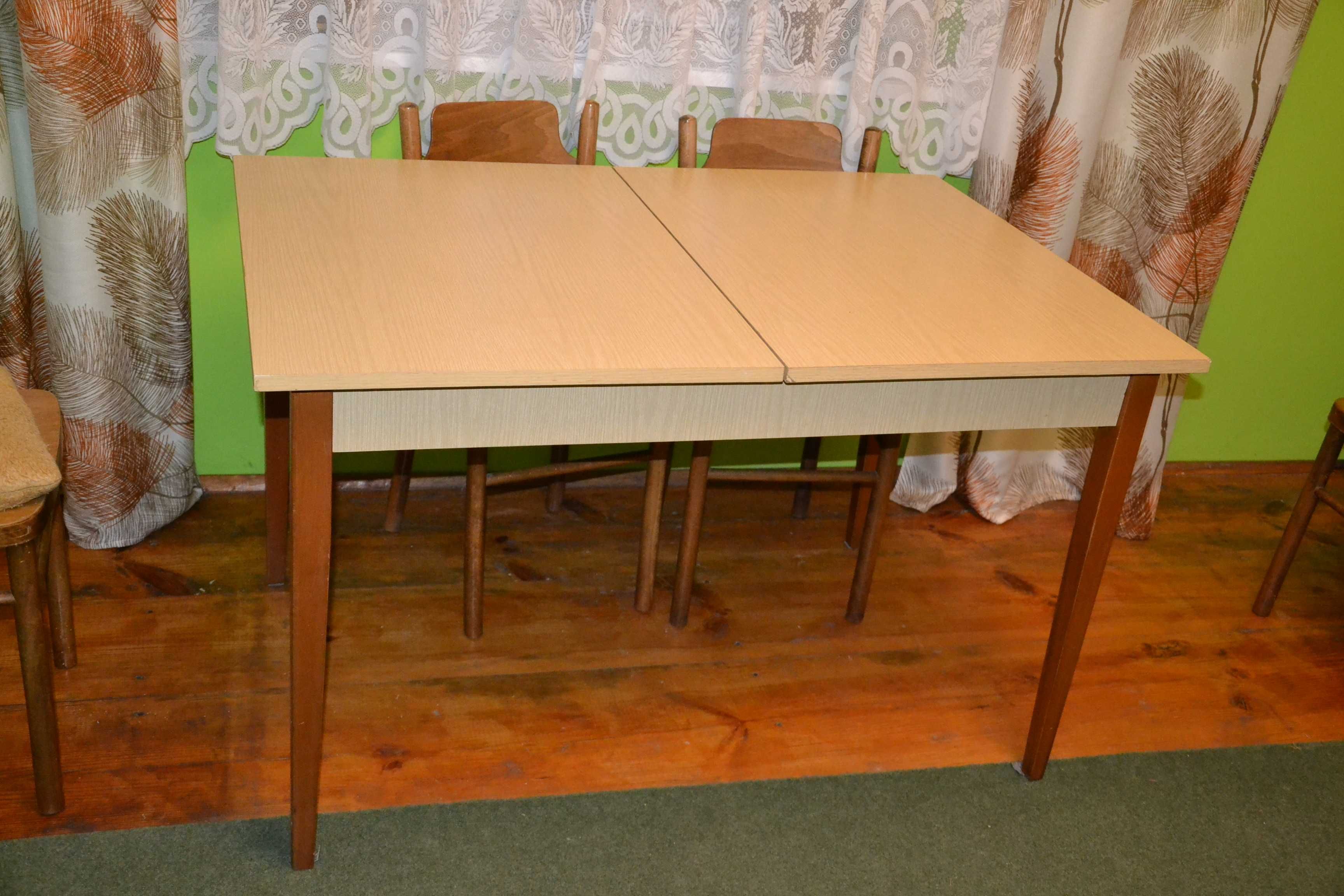 Stół do pokoju stan idealny
