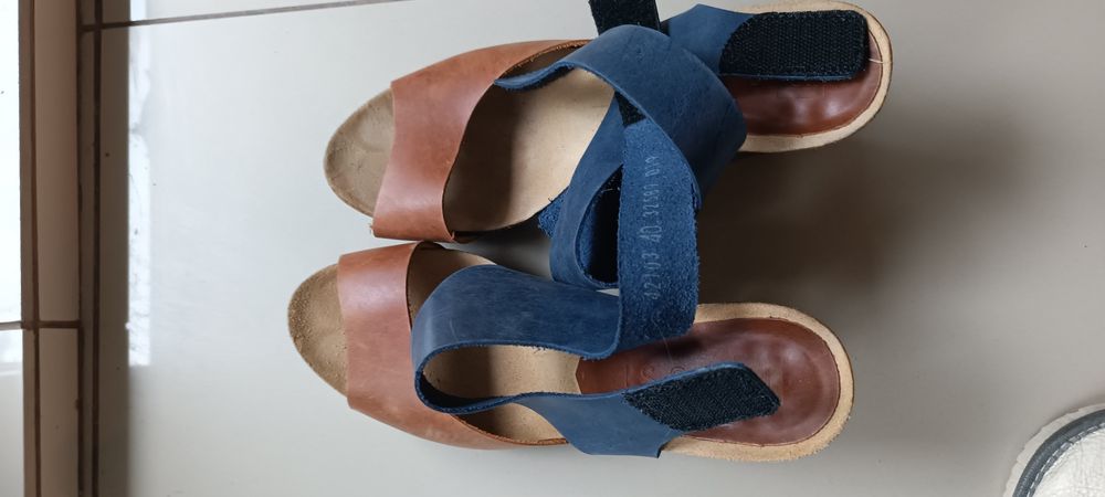 Buty skórzane na obcasie