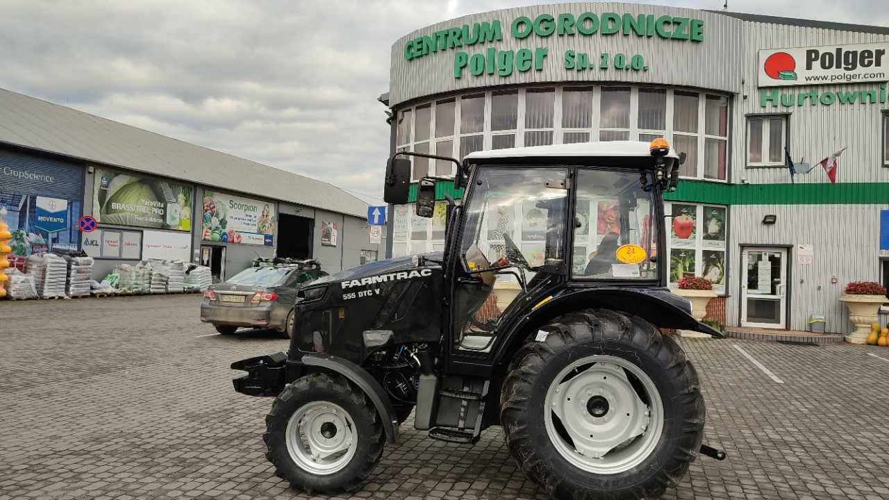 Ciągnik rolniczy FARMTRAC 555 DTcV (od ręki)