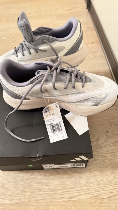 Продам кросівки оригінал Adidas