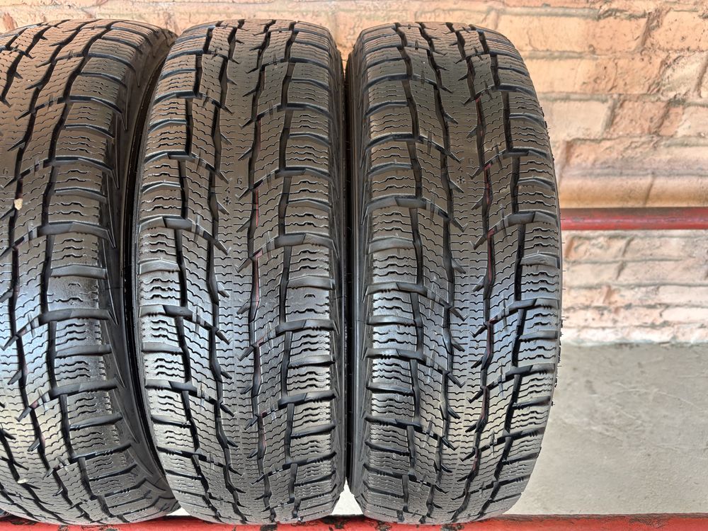 Комплект шин 175/70R14c Nokian
