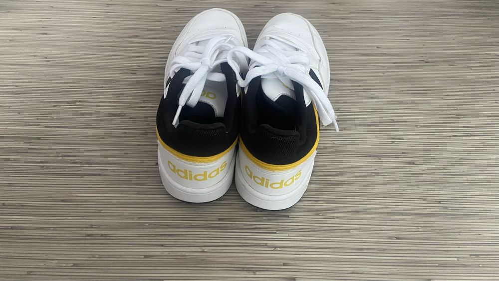Buty adidas mlodziezowe (chlopiece) rozmiar 38 2/3