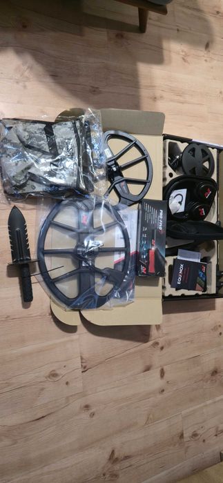 Wykrywacz metali Minelab Equinox 900 + pointer 40+ 3 cewki + torba