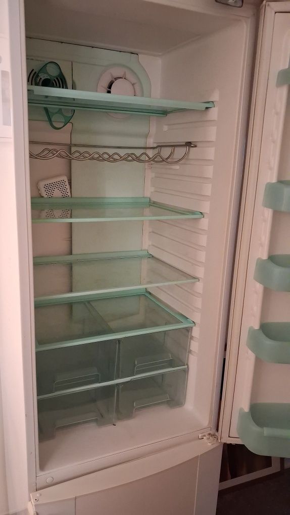 Lodówkę sprzedam
