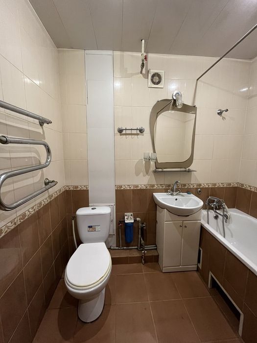 Здам 2к.квартиру без меблів та техніки Хіммістечко