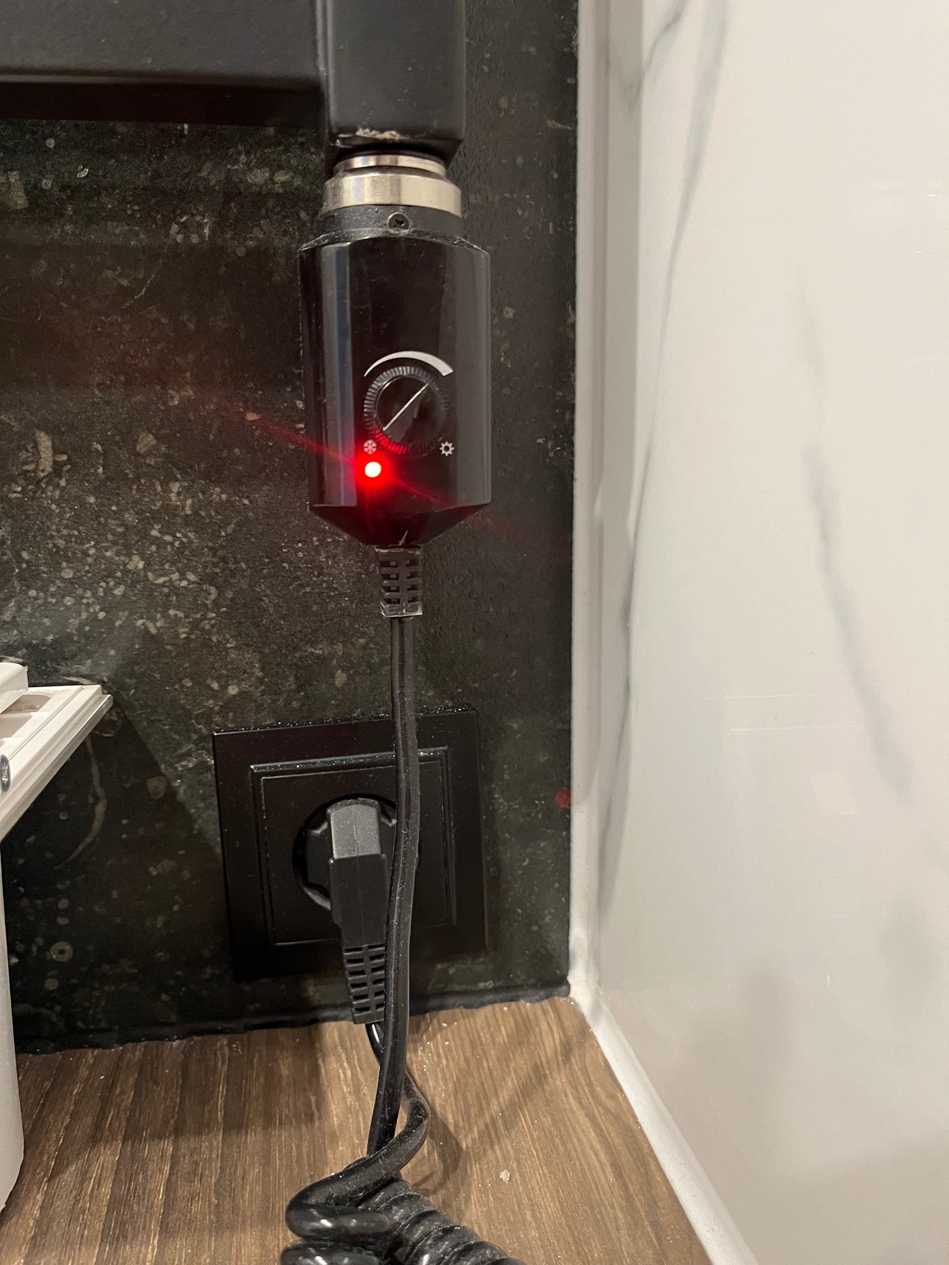 Grzejnik łazienkowy INOX 80/50 drabinka CZARNY Z grzałką elektryczny