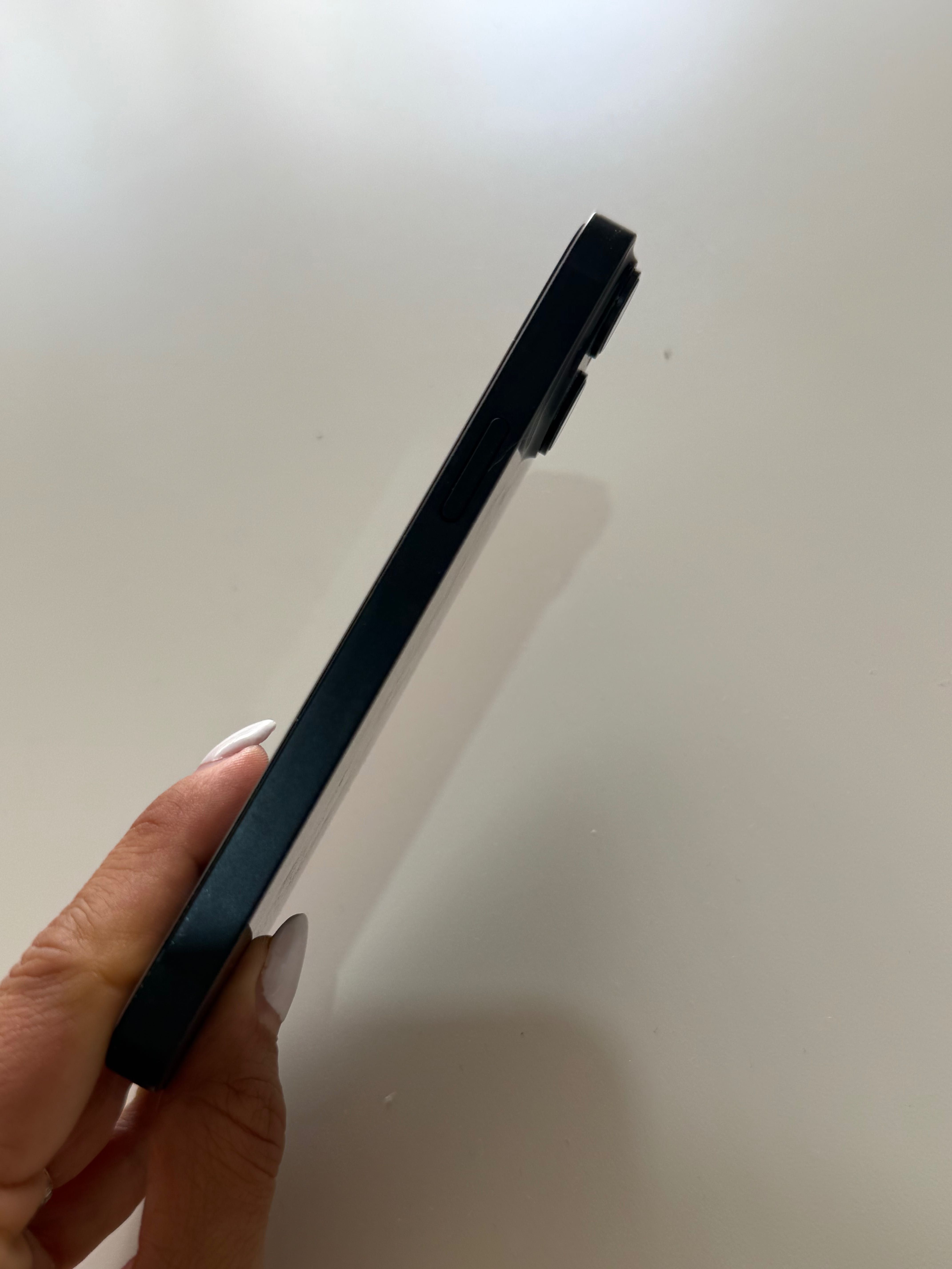 iPhone 14 como novo