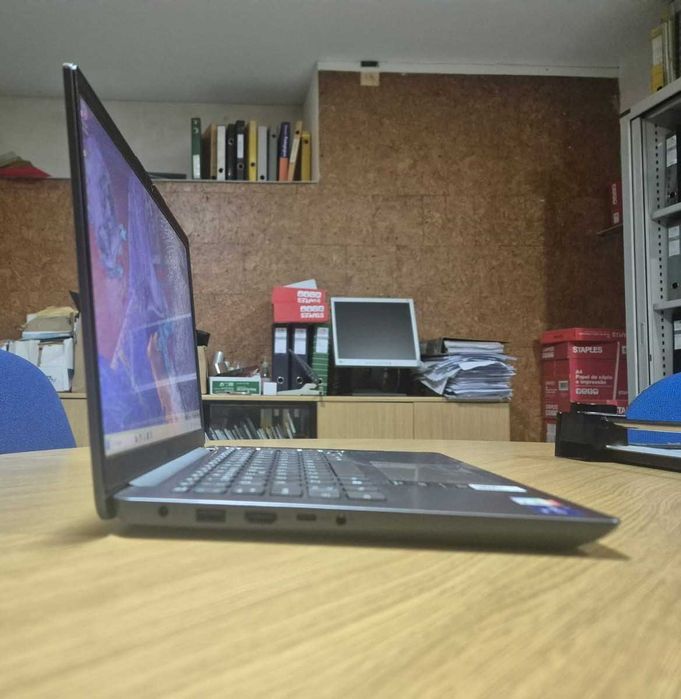 LENOVO IdeaPad 3 / 14" / Intel i7 / 512GB SSD / Windows 11 Home