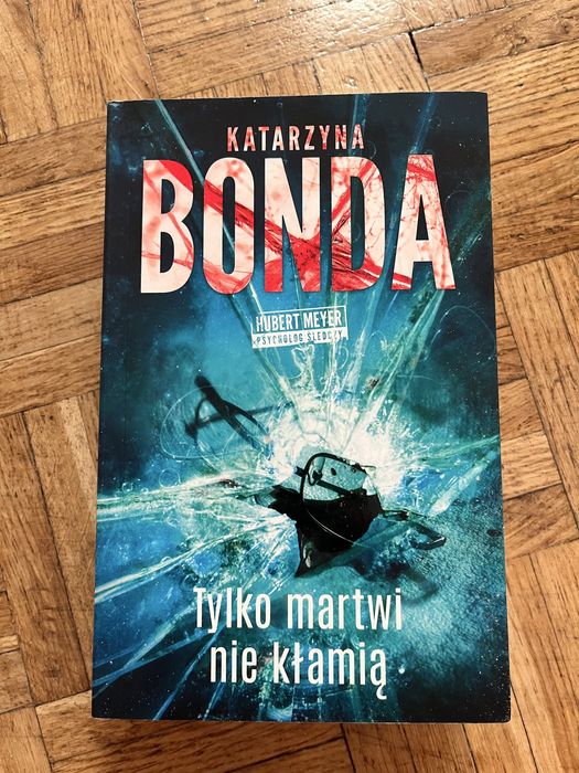 Ksiązki cena 10 zł za sztukę. Kupując cały zestaw 8 zł za szt.u