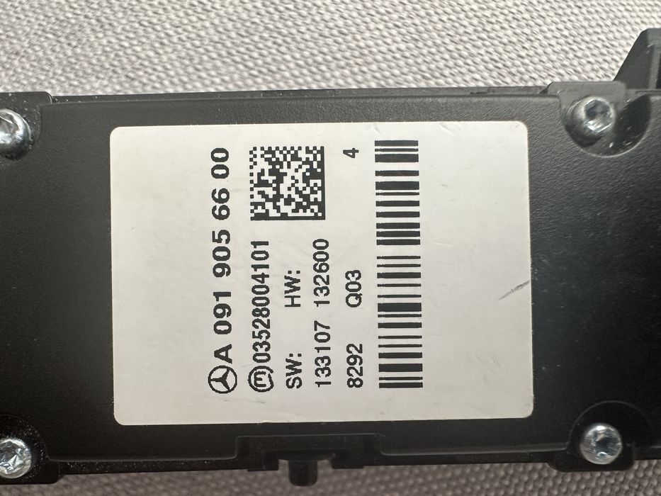 INFINITI Q30 панель центральной кнопки