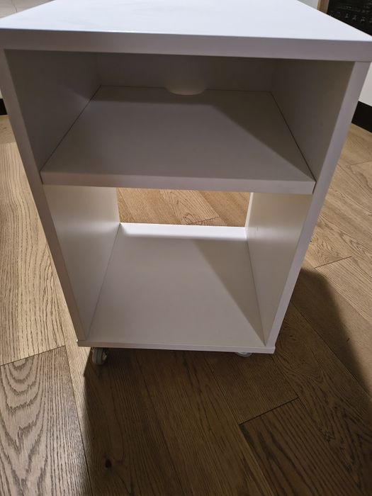 Szafka na kółkach IKEA – biała, praktyczna