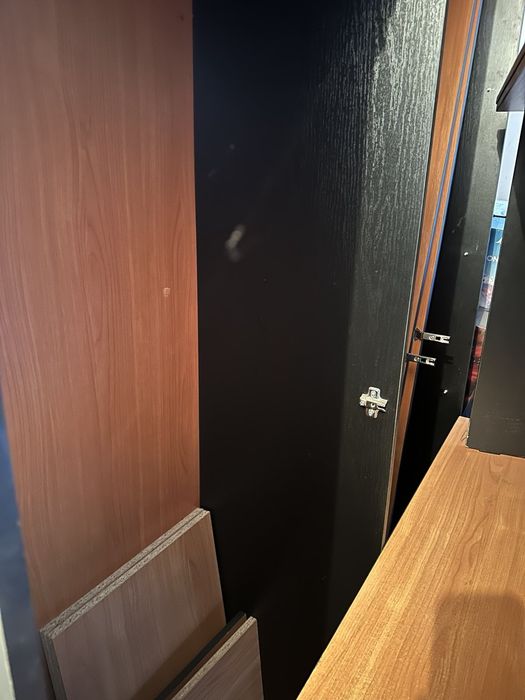 Стіл офісний в доброму стані