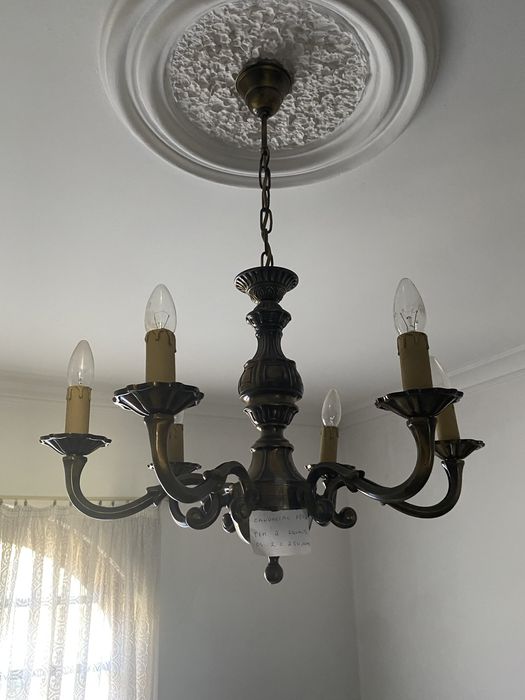 Dois Candeeiros Em Metal Com 6 Lâmpadas