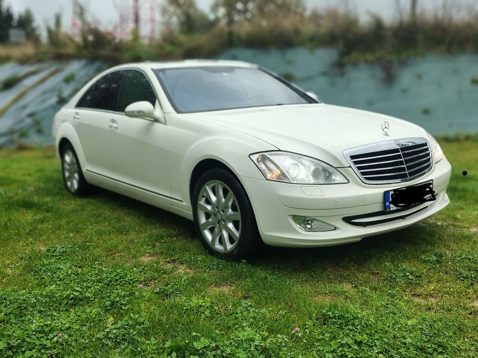 Mercedes-Benz W221