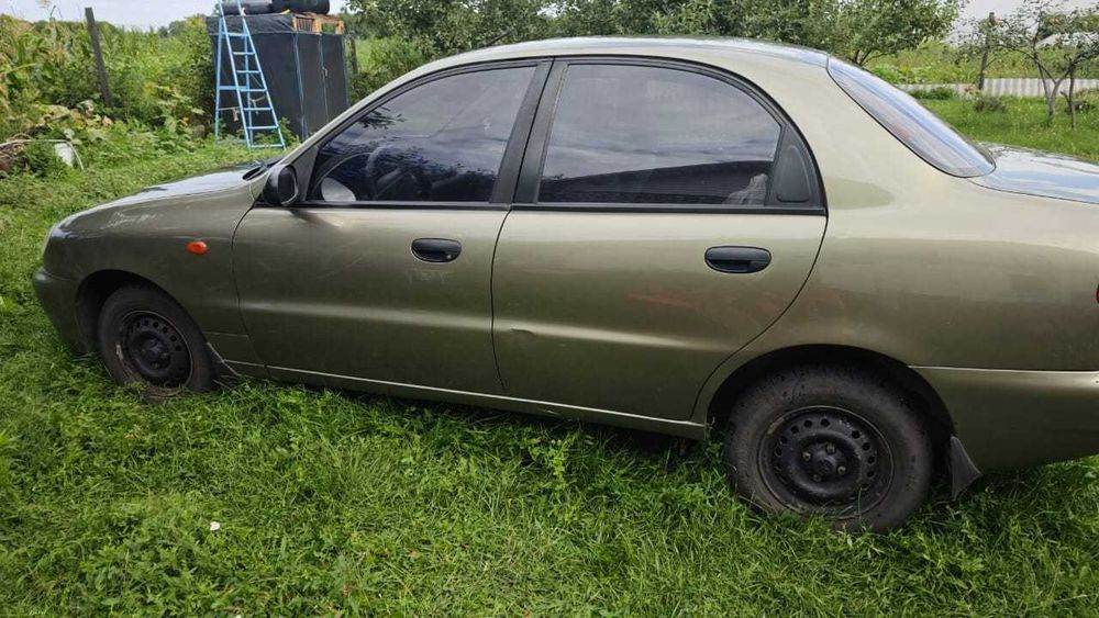 автомобіль Daewoo Lanos