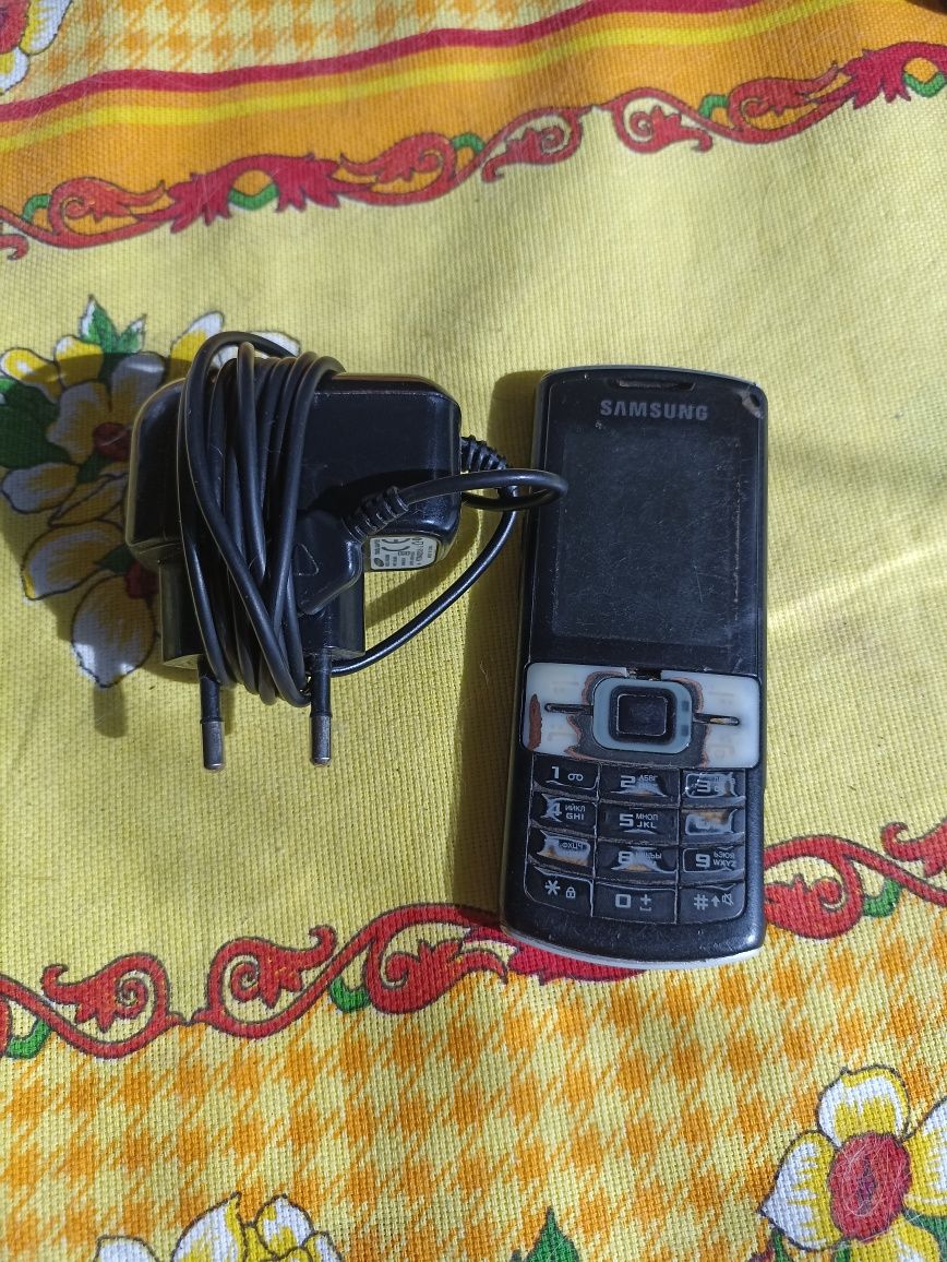 Телефон Samsung gt-c3010