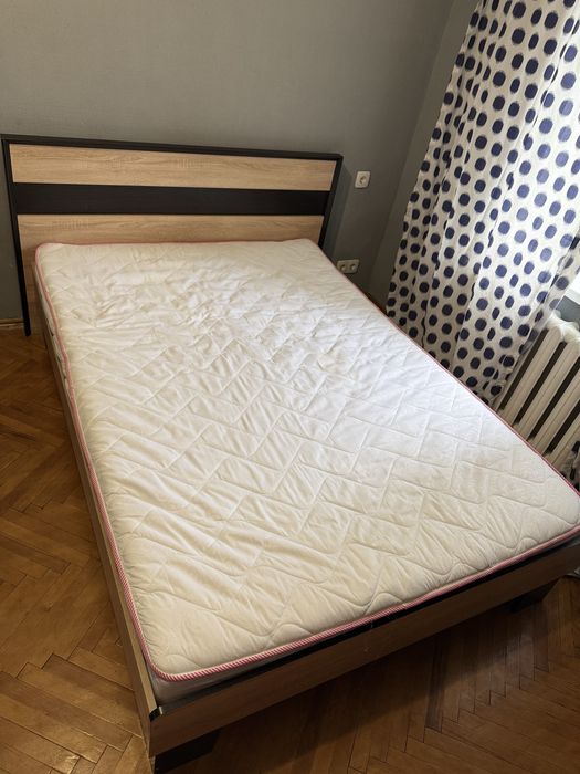 Ліжко 140/200 б/у за матрацом