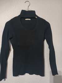Czarny prążkowany sweter
