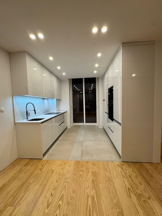 Pintura, Pladur, WC, Pavimentos, Climatização e Bombas de Calor