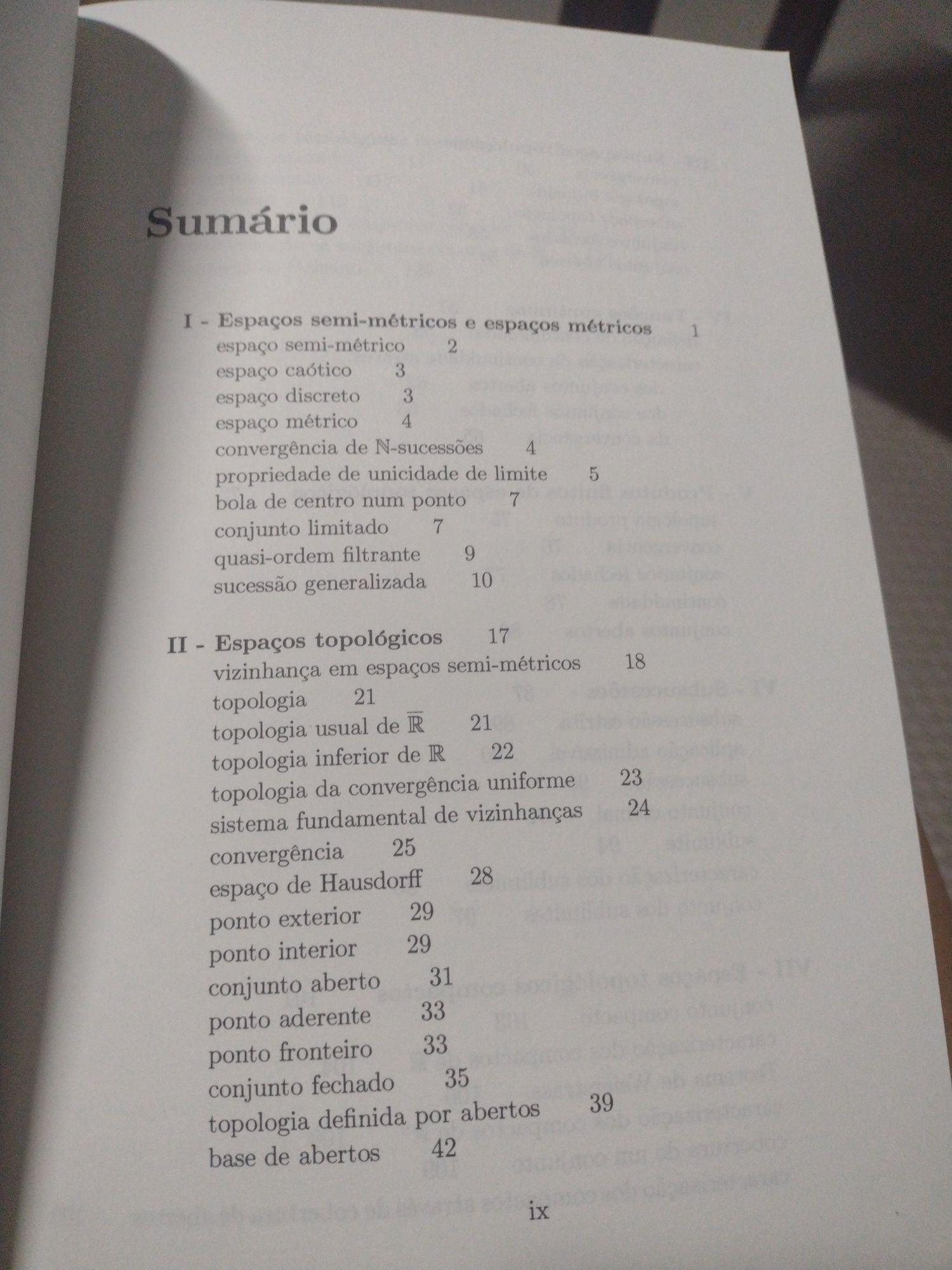 Livro de "Topologia"
Hoje, está a ser um dia de muitas alegrias! 
Dura