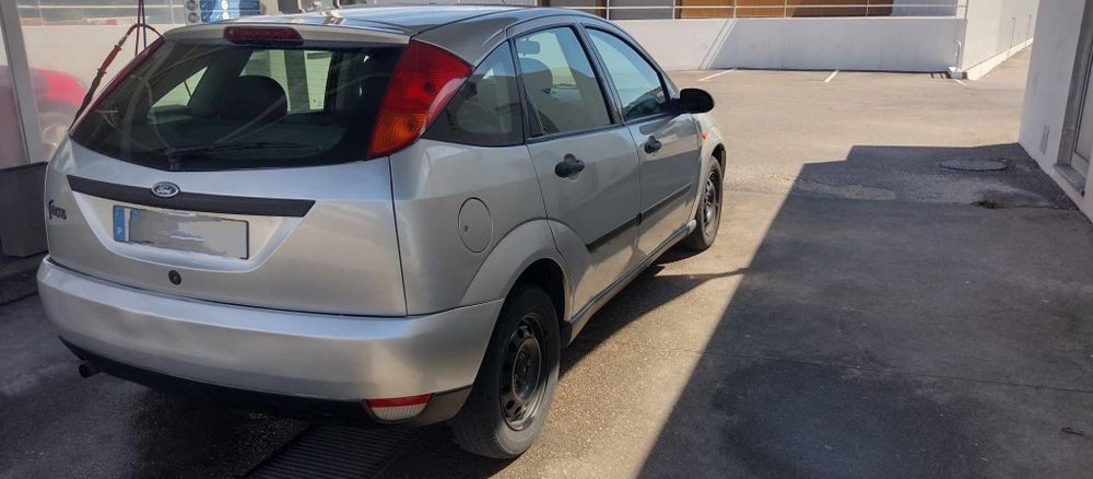 Ford Focus em bom estado interna e chaparia