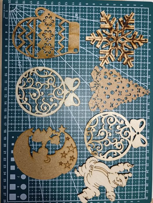 Дерев'янні іграшки на ялинку. Іграшки-розмальовки.