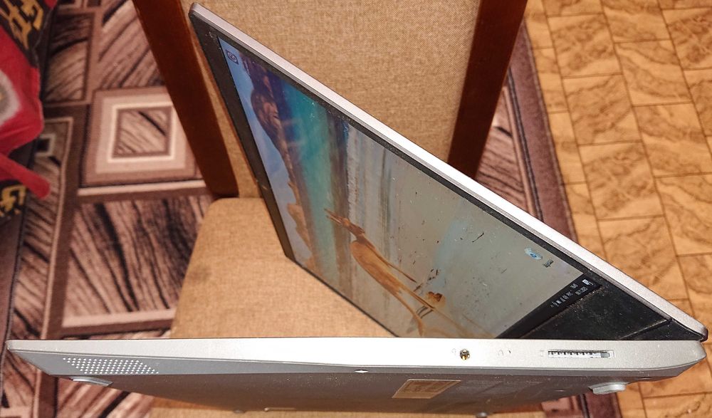 Lenovo/17,3" FHD IPS/Intel i3-1005/SSD 256Gb/4 Gb DDR4/бат.3 час