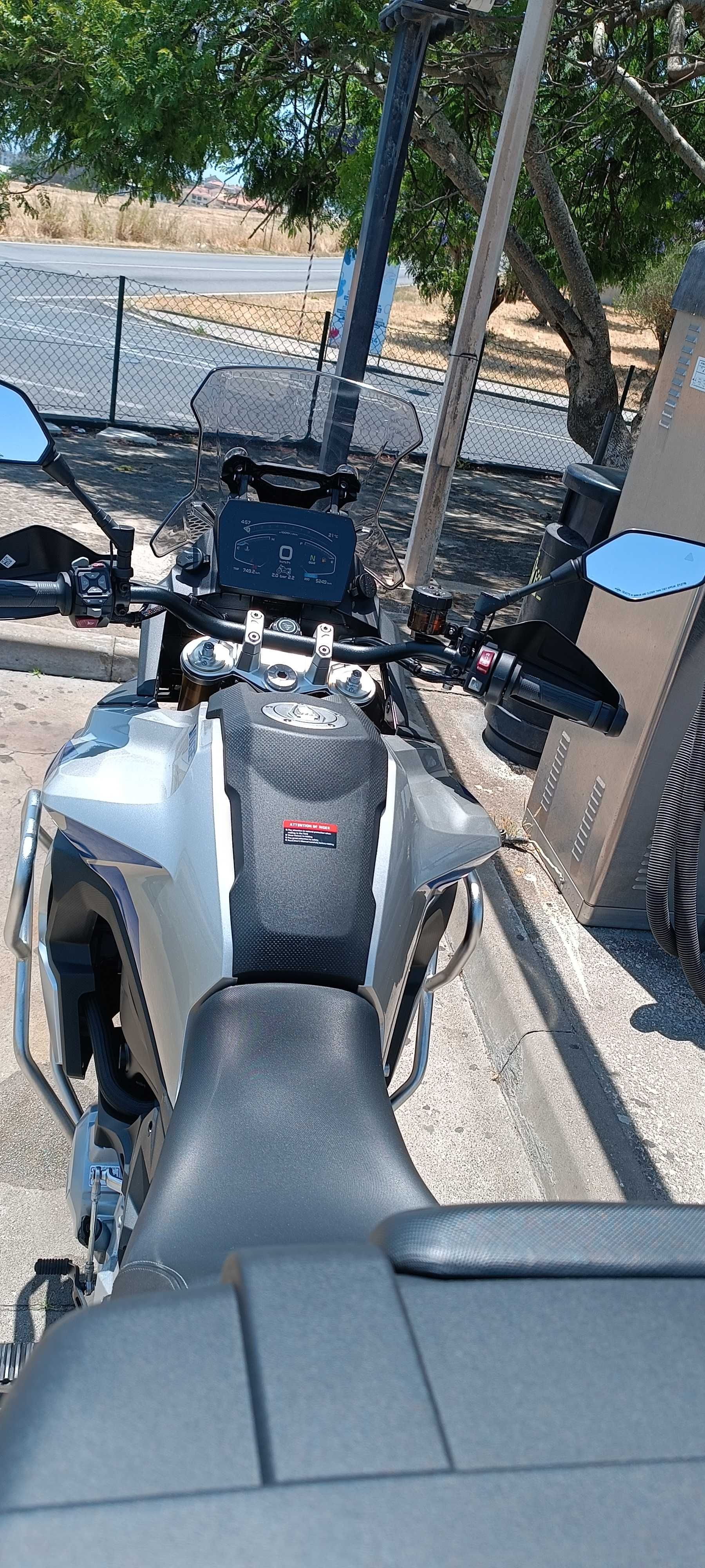 Mota Voge 900 DSX com 5300kms de 2024