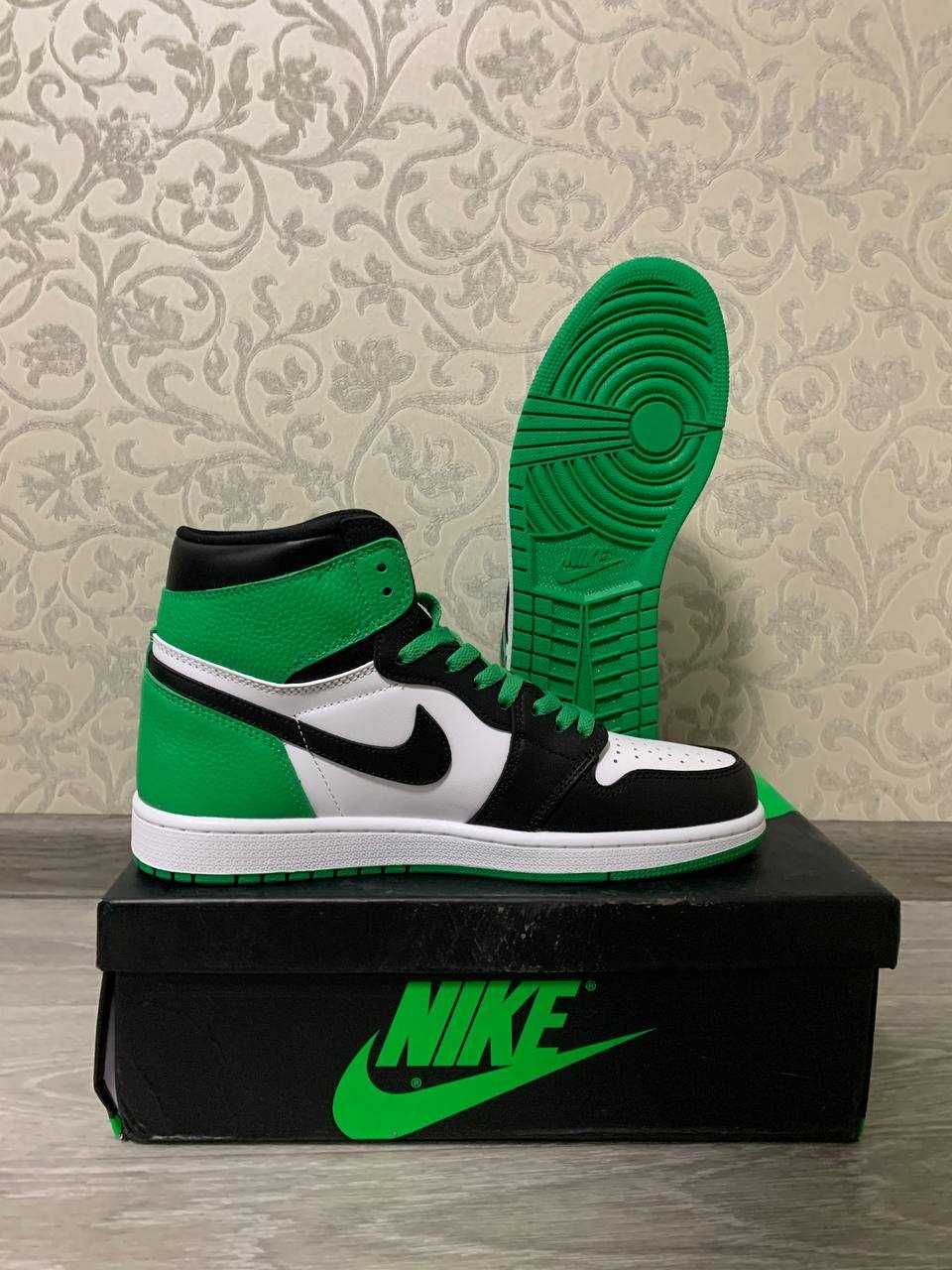 Air Jordan 1 Retro High OG Lucky Green