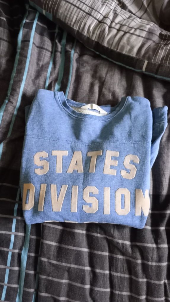 Niebieska bluza chłopięca rozmiar 146/152