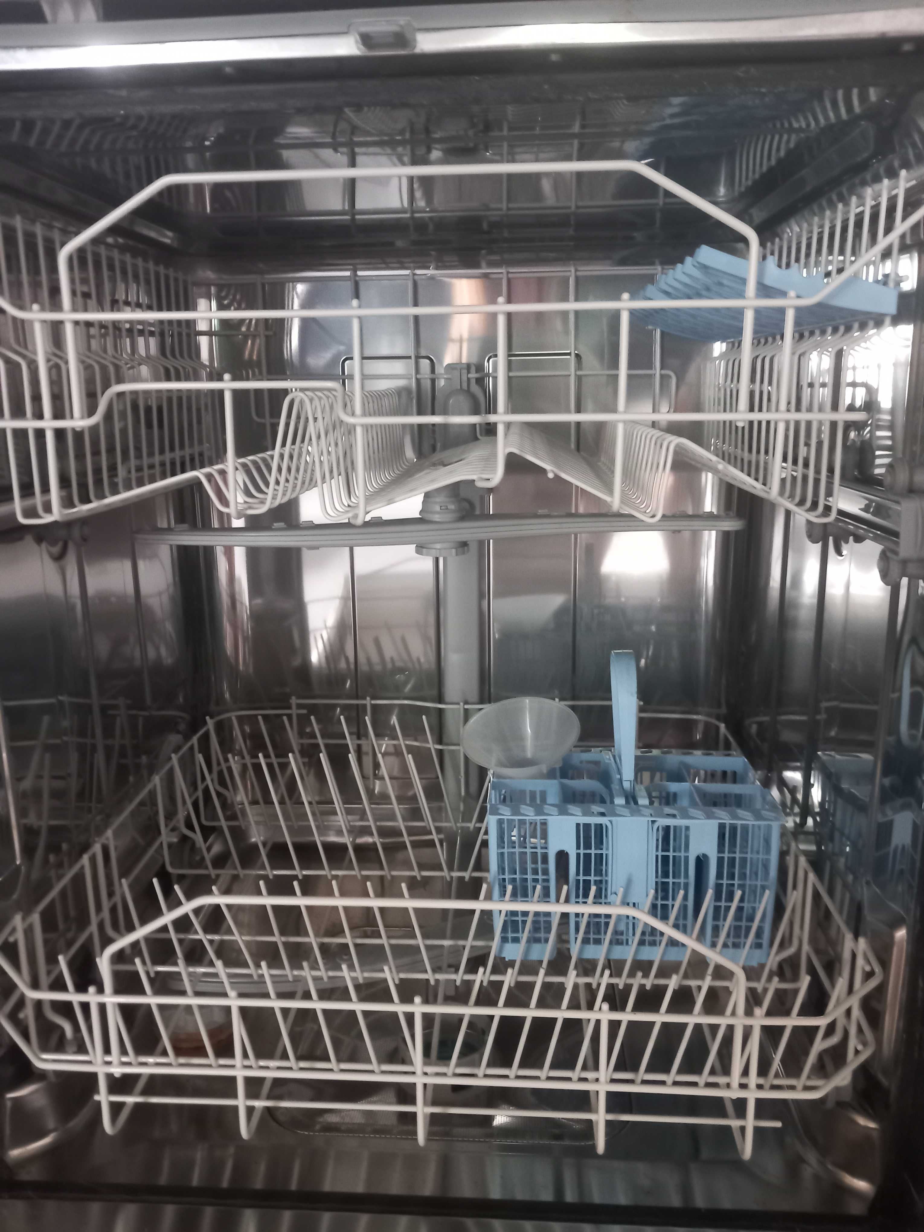 Maquina de lavar loiça em muito bom estado