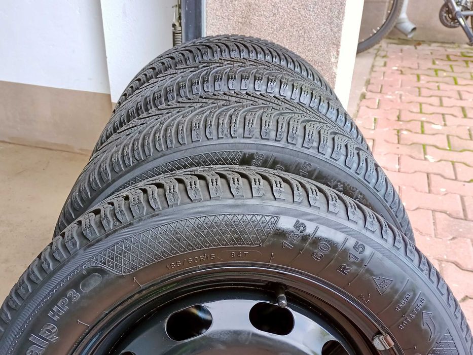 Sprzedam komplet kół 185/60/R15 pasują Seat, Skoda, VW.