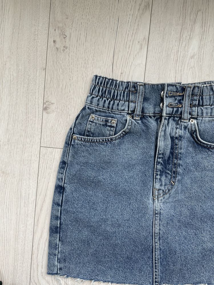 Jeansowa mini krótka spódnica wyższy stan strzepiona denim xs