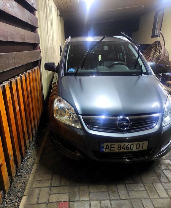 Продам Opel Zefira 2010