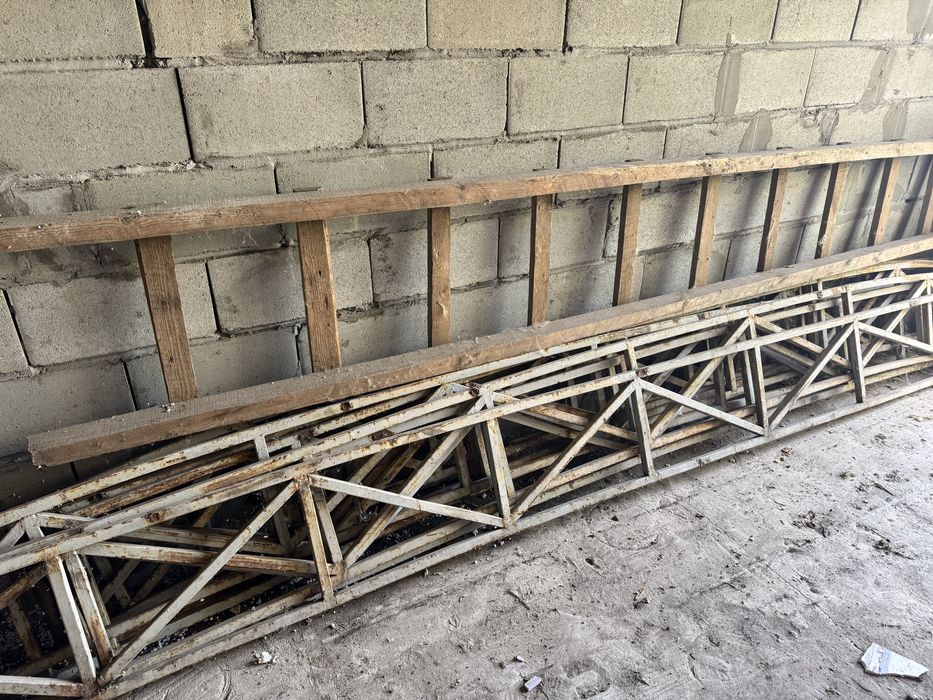 металеві ферми 4 шт 3,7 х 0,35 4 шт 4,7 х 0,35