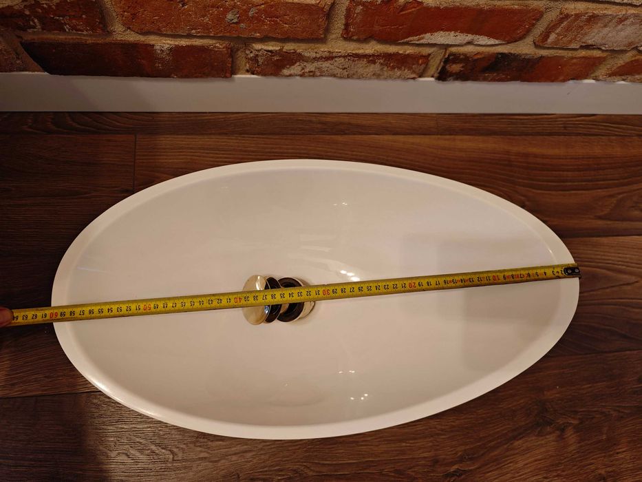 Umywalka biała łazienka nowoczesna korek złoty klik