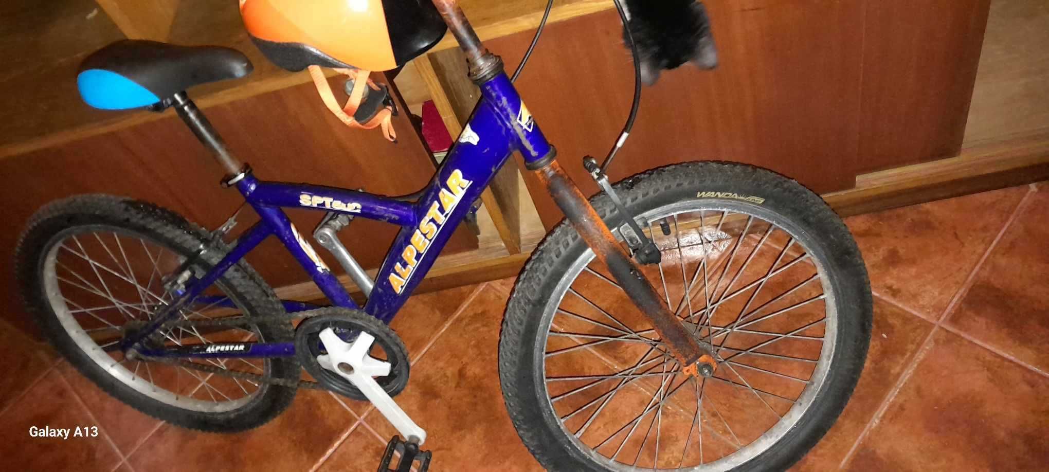 Bicicleta para menino 7-14 anos com oferta de capacete
