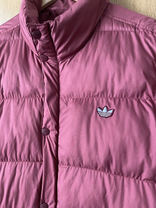 Пухова чоловіча жилетка adidas трилисник M bodywarmer безрукавка