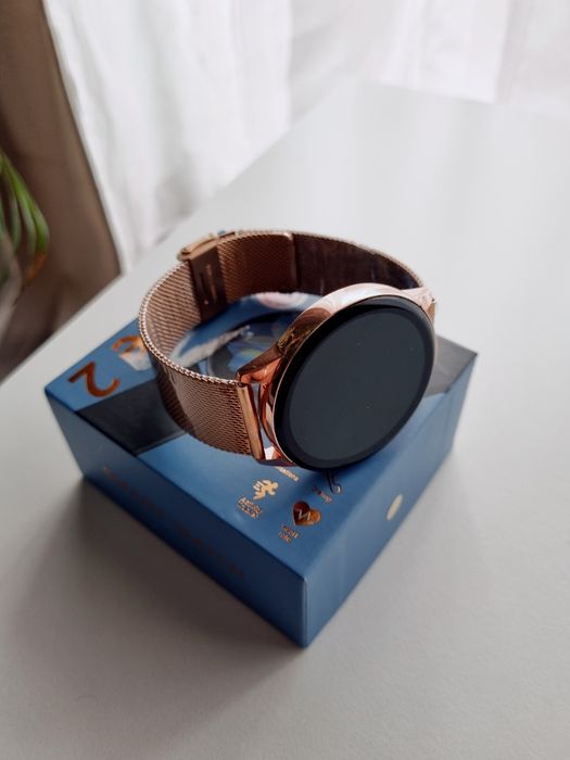 Złoty smartwatch Activ2