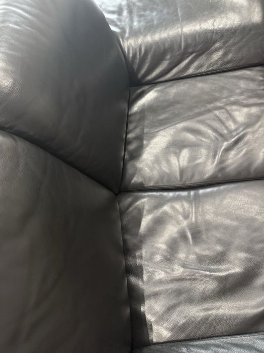2 Sofás de Pele preta