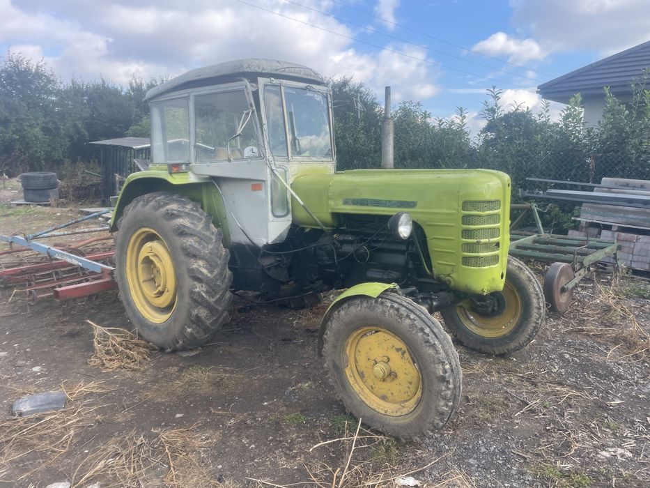Ursus c4011 z papierami
