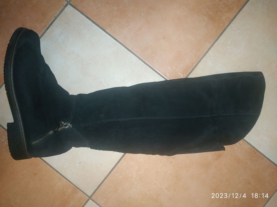 Взуття жіноче різного розміру до 39