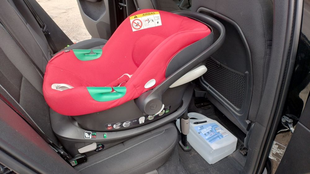 Fotelik samochodowy Cybex + baza