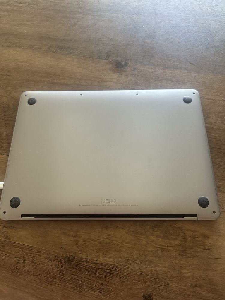 Macbook Pro 13 Touchbar i5/8gb/128gb