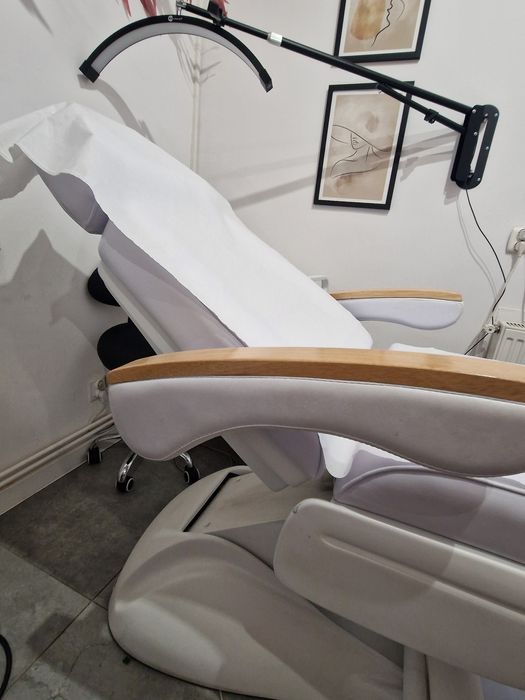 Elektryczne łózko kosmetyczne